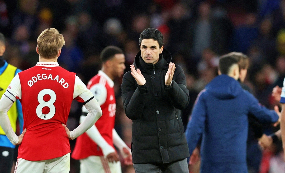 arsenal nguy co mat ngoi dau ngoai hang anh 2022 2023 hinh anh 1