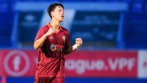 Viktor Le, cầu thủ Việt kiều Nga gia nhập CLB Bình Định là ai? - Ảnh 1