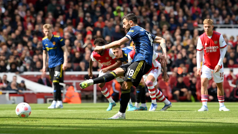 Vì sao Ronaldo nhường penalty cho Bruno Fernandes ở trận MU thua Arsenal? - Ảnh 1